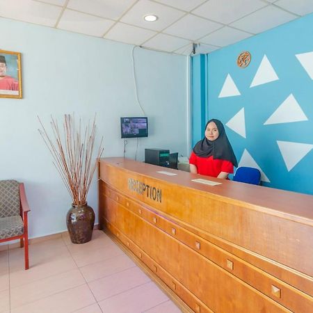 Oyo 702 D View Hotel Mersing Exterior photo