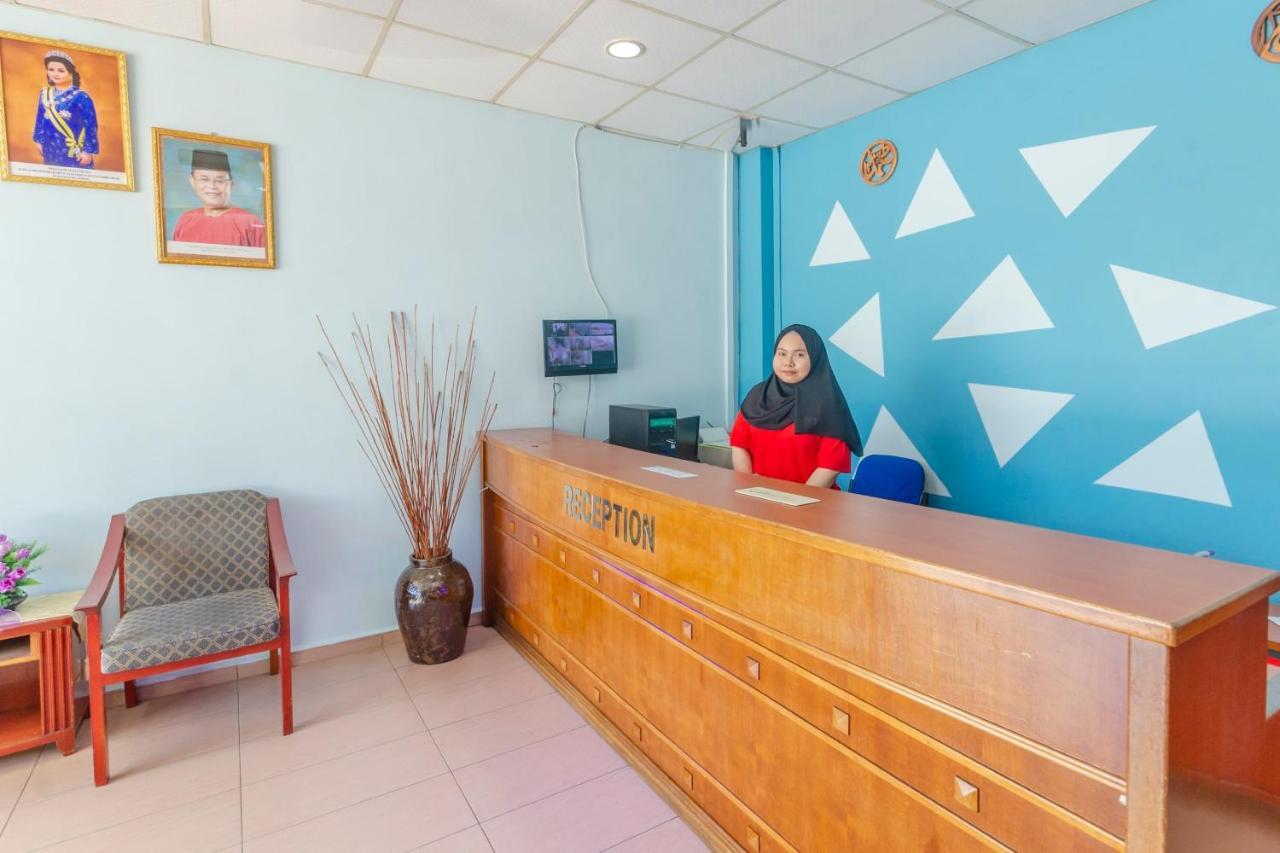 Oyo 702 D View Hotel Mersing Exterior photo