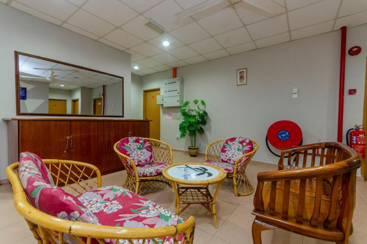 Oyo 702 D View Hotel Mersing Exterior photo