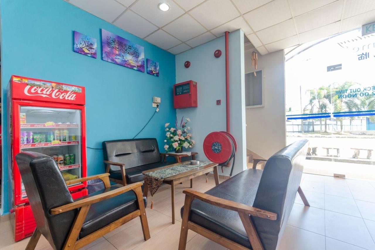 Oyo 702 D View Hotel Mersing Exterior photo