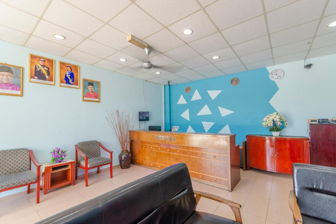 Oyo 702 D View Hotel Mersing Exterior photo